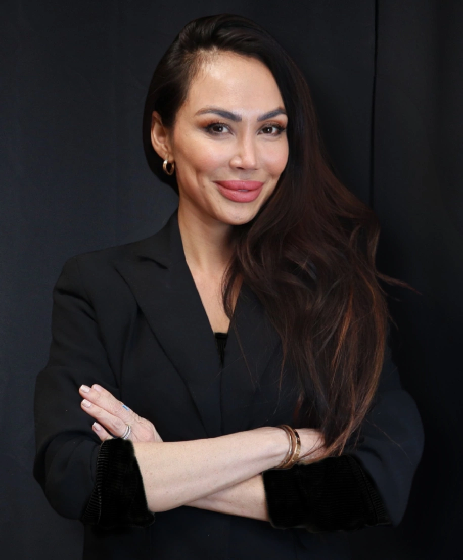 Nina – Esthetician